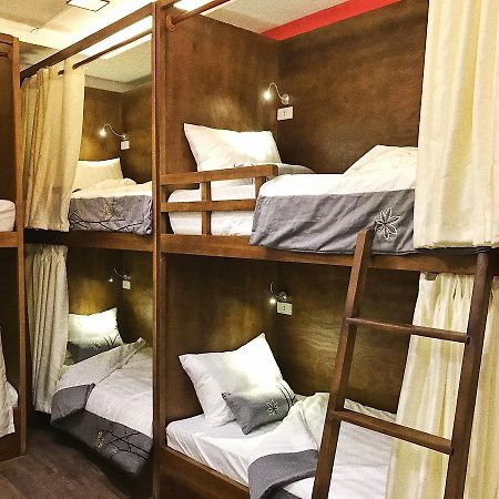 Rustic House Backpacker Hotel Hanoi Exterior photo