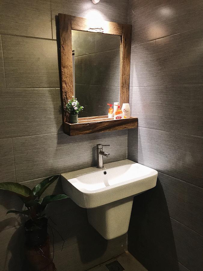Rustic House Backpacker Hotel Hanoi Exterior photo